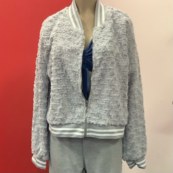 2 Piece Plus Faux Fur Jogger Set. Actual Product Pics in Post! - Picture 4 of 12